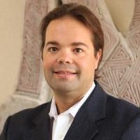 Carlos D. Bustamante