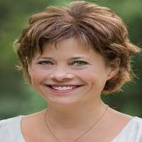 Lisa  Lederer
