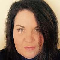 Julie Derringer