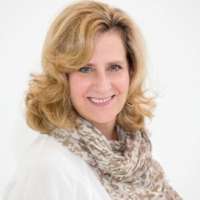 Tammy Lowry