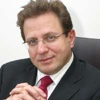 Robert Julian Gil