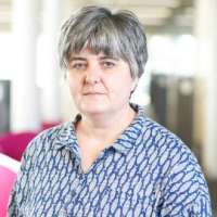 Lesley Hoyles